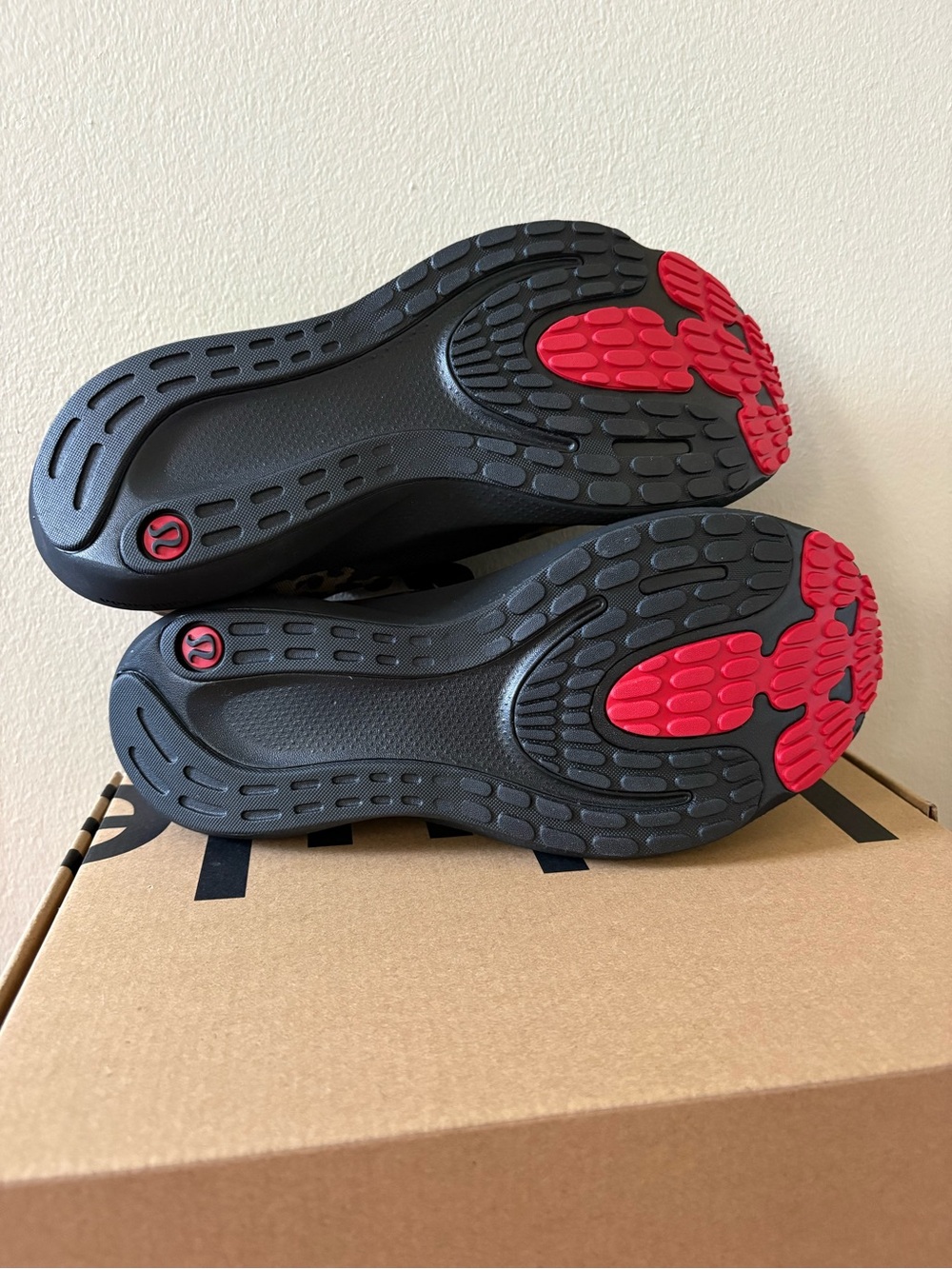 Lululemon Women’s Split Shift Running Shoe Women’s 9 - Picture 4 of 5